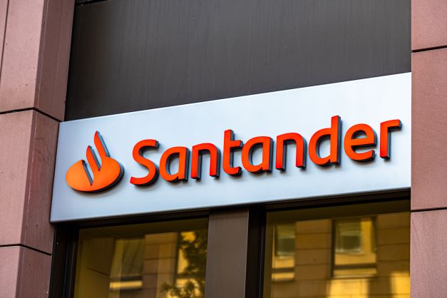 La guerra en Ucrania castiga la cotización del banco Santander. Cambiamos el consejo para esta acción.